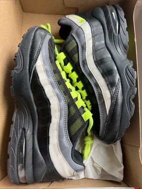 Nike Air Max 95 youth size 3.5